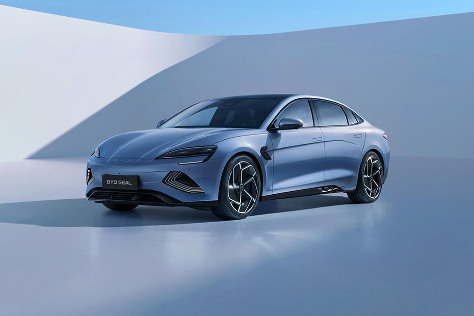 High-resolution car photo